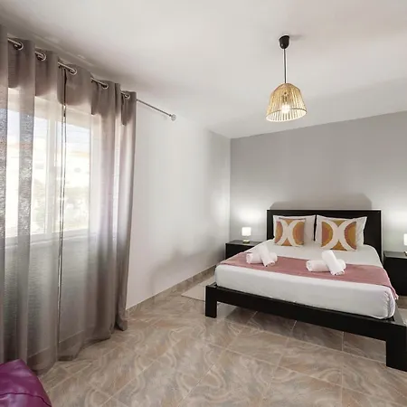 Moradia Marques نازاريه